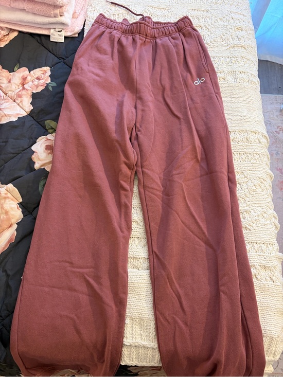 ALO Yoga Pants - ALO Yoga Mauve Accolade Sweatpant